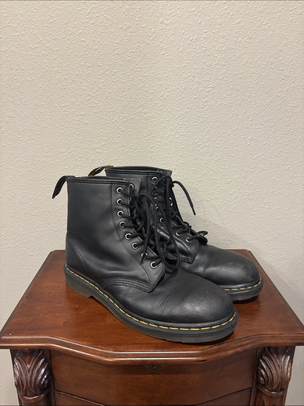 Dr. Martens 1460 Black Leather 8-Eye Lace-Up Boots Men’s US 10